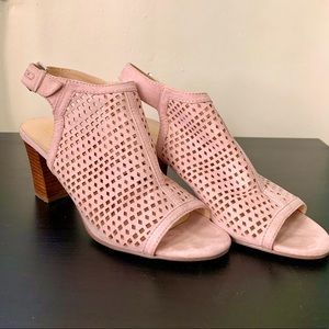 Pink peep 2 inch heels size 9.5